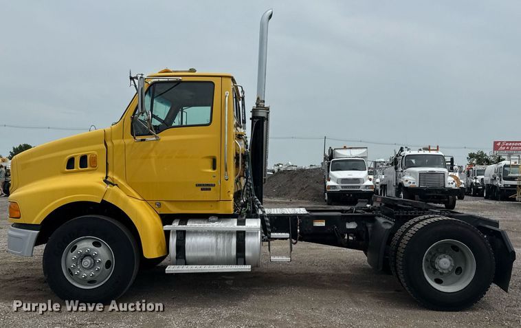 image for item EG6027 2007 Sterling A9500 Series semi truck