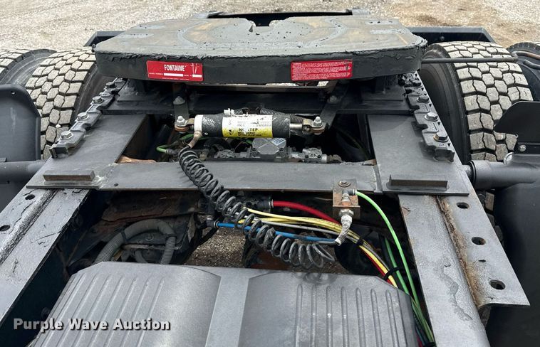 image for item EG6027 2007 Sterling A9500 Series semi truck