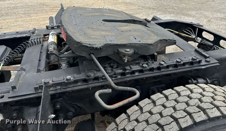 image for item EG6027 2007 Sterling A9500 Series semi truck