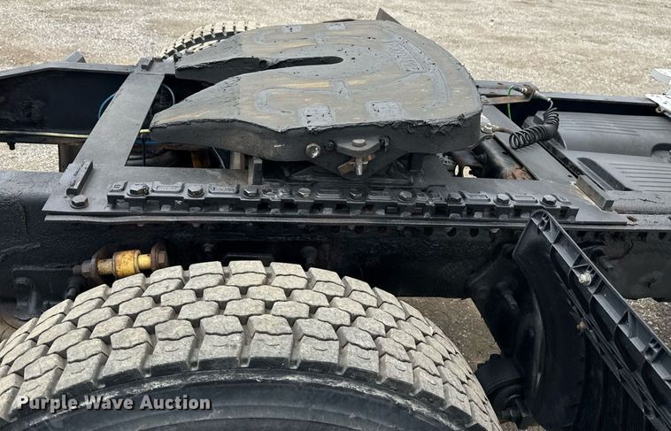 image for item EG6027 2007 Sterling A9500 Series semi truck