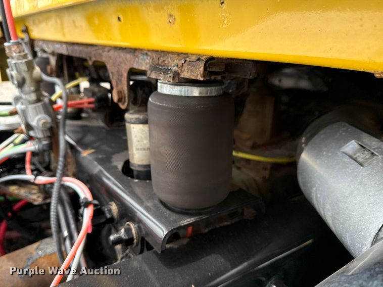 image for item EG6027 2007 Sterling A9500 Series semi truck