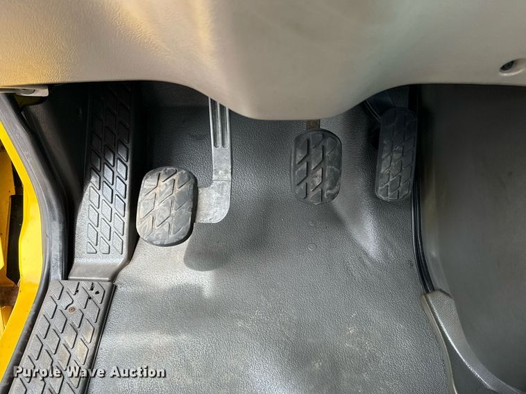 image for item EG6027 2007 Sterling A9500 Series semi truck