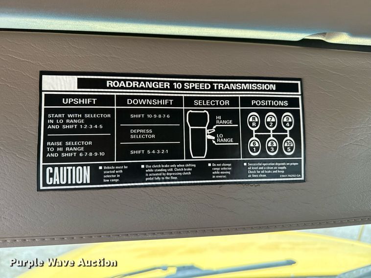 image for item EG6027 2007 Sterling A9500 Series semi truck