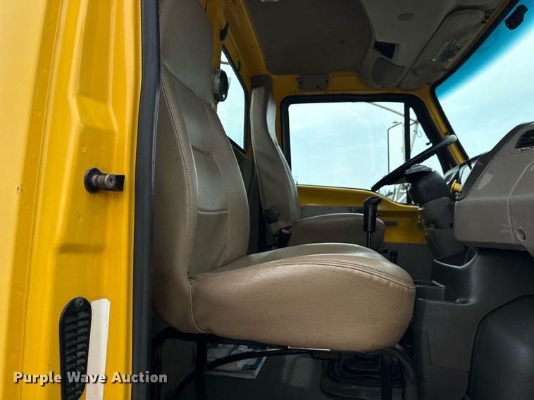 image for item EG6027 2007 Sterling A9500 Series semi truck