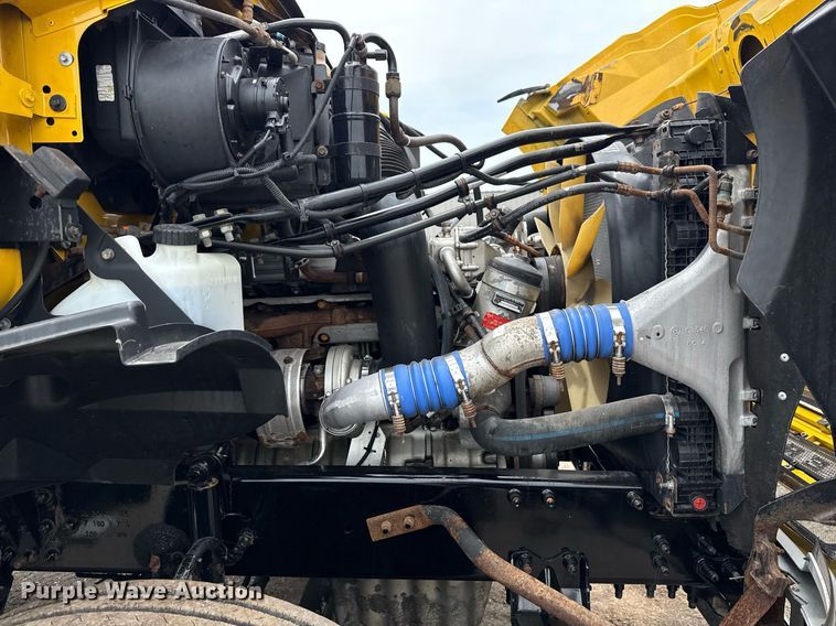 image for item EG6027 2007 Sterling A9500 Series semi truck