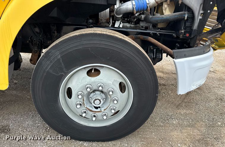 image for item EG6027 2007 Sterling A9500 Series semi truck