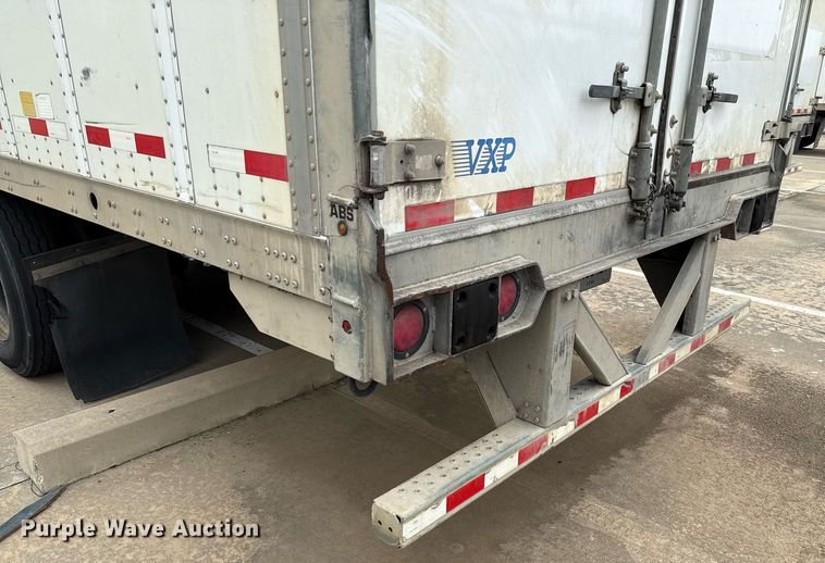 image for item EJ3733 2014 Vanguard VXP dry van trailer