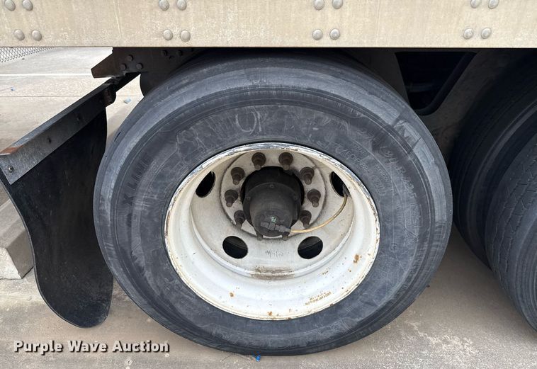 image for item EJ3733 2014 Vanguard VXP dry van trailer