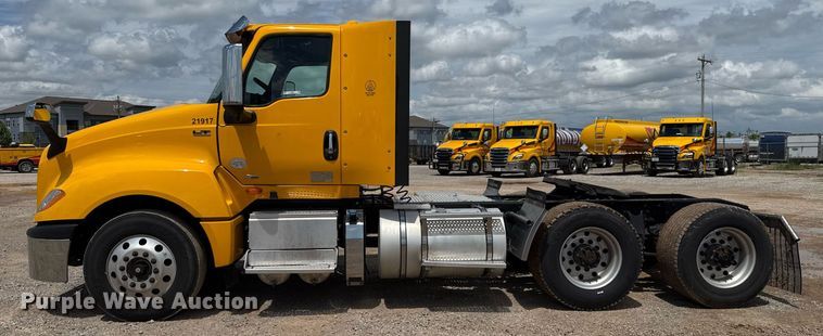 image for item EJ4831 2021 International LT625 semi truck