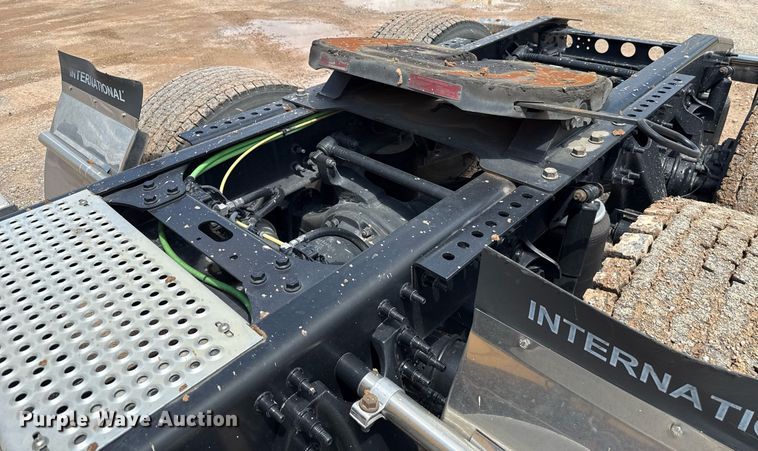 image for item EJ4831 2021 International LT625 semi truck