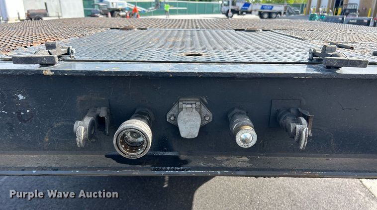 image for item EK3000 1999 Dakota Manufacturing DHT7048 drop deck hydraulic tail equipment trailer