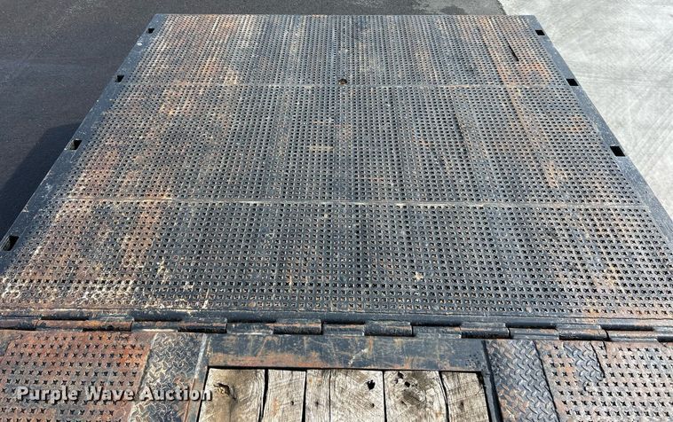 image for item EK3000 1999 Dakota Manufacturing DHT7048 drop deck hydraulic tail equipment trailer