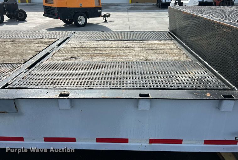 image for item EK3000 1999 Dakota Manufacturing DHT7048 drop deck hydraulic tail equipment trailer