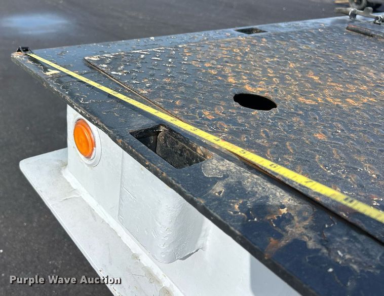 image for item EK3000 1999 Dakota Manufacturing DHT7048 drop deck hydraulic tail equipment trailer