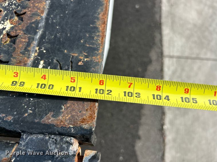 image for item EK3000 1999 Dakota Manufacturing DHT7048 drop deck hydraulic tail equipment trailer