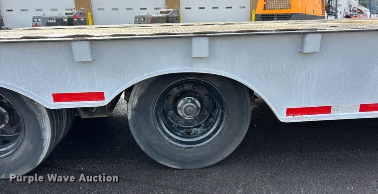 image for item EK3000 1999 Dakota Manufacturing DHT7048 drop deck hydraulic tail equipment trailer
