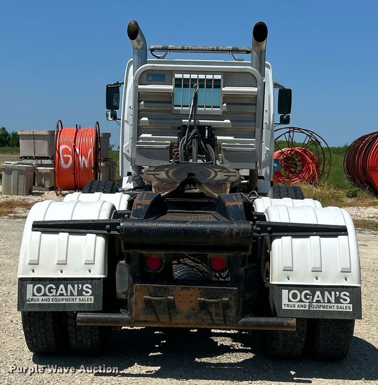 image for item EK8436 2012 Volvo Truck VHD semi truck