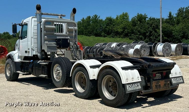 image for item EK8436 2012 Volvo Truck VHD semi truck