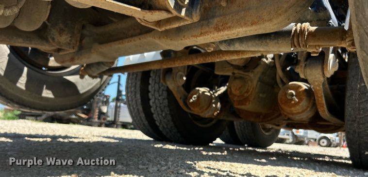 image for item EK8436 2012 Volvo Truck VHD semi truck