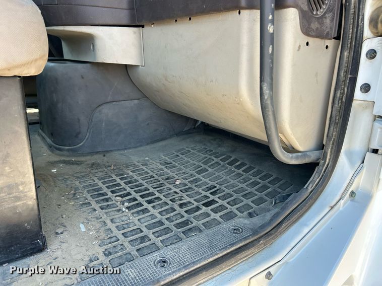 image for item EK8436 2012 Volvo Truck VHD semi truck