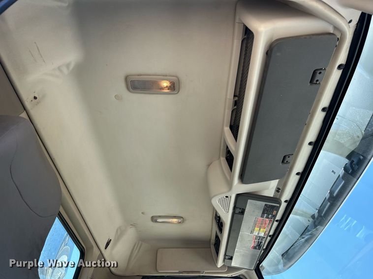 image for item EK8436 2012 Volvo Truck VHD semi truck