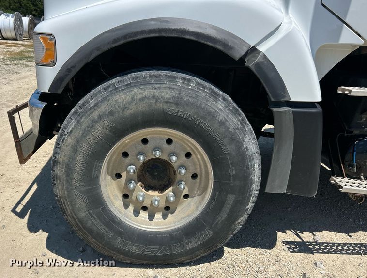 image for item EK8436 2012 Volvo Truck VHD semi truck