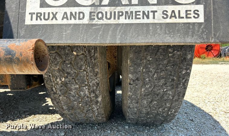 image for item EK8436 2012 Volvo Truck VHD semi truck