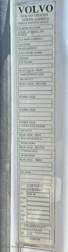 image for item EK8436 2012 Volvo Truck VHD semi truck