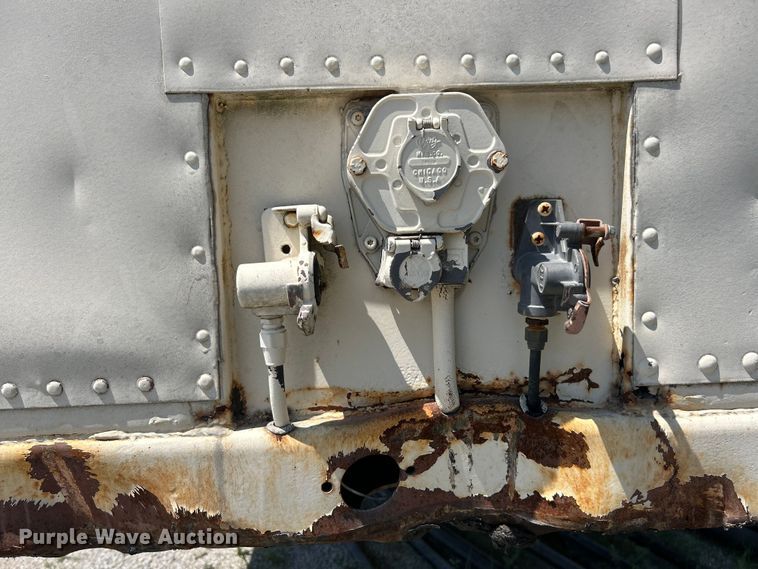 image for item EK8455 1976 Dorsey dry van trailer