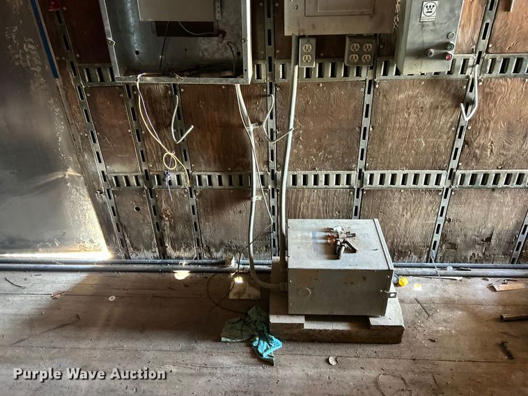 image for item EK8455 1976 Dorsey dry van trailer