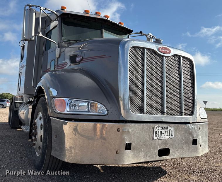 2007 Peterbilt 386 semi truck in Farwell, TX | Item EM0508