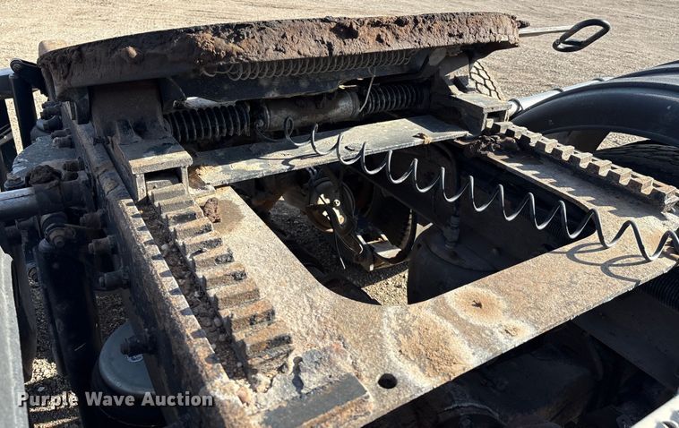 image for item EM0508 2007 Peterbilt 386 semi truck