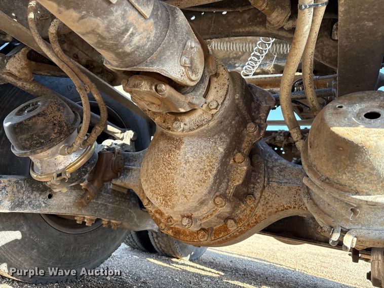 image for item EM0508 2007 Peterbilt 386 semi truck