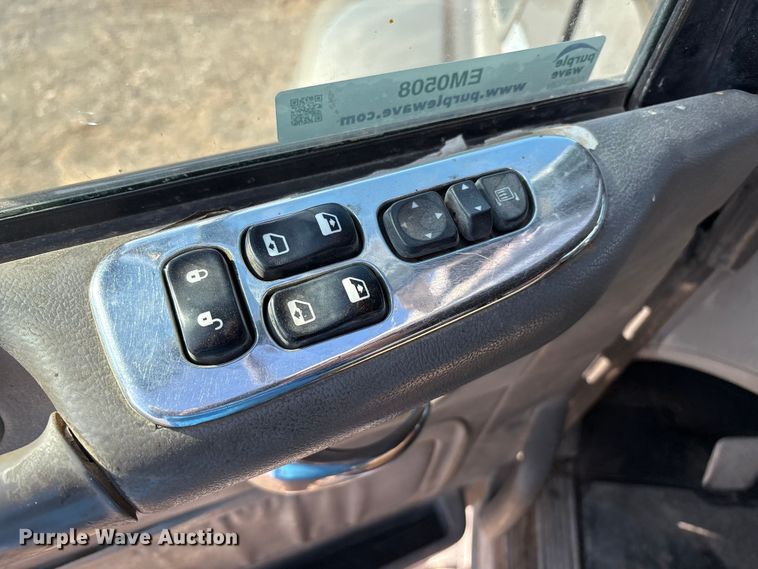 image for item EM0508 2007 Peterbilt 386 semi truck