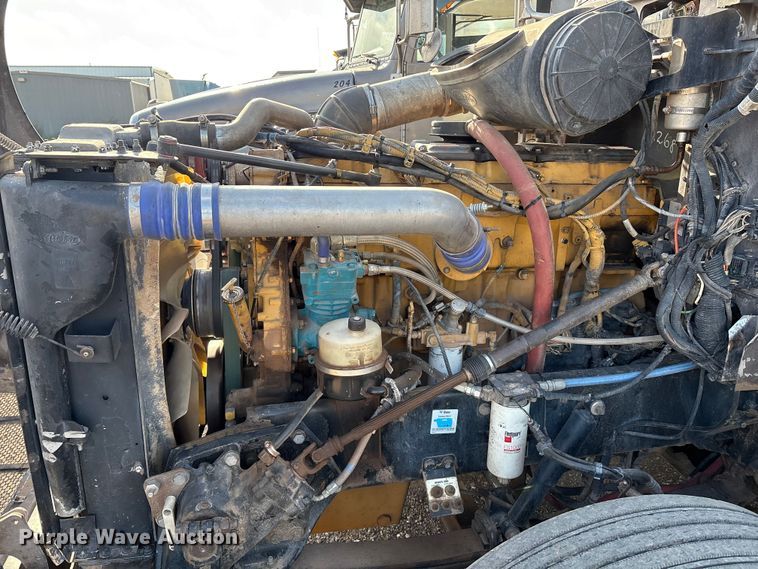 image for item EM0508 2007 Peterbilt 386 semi truck