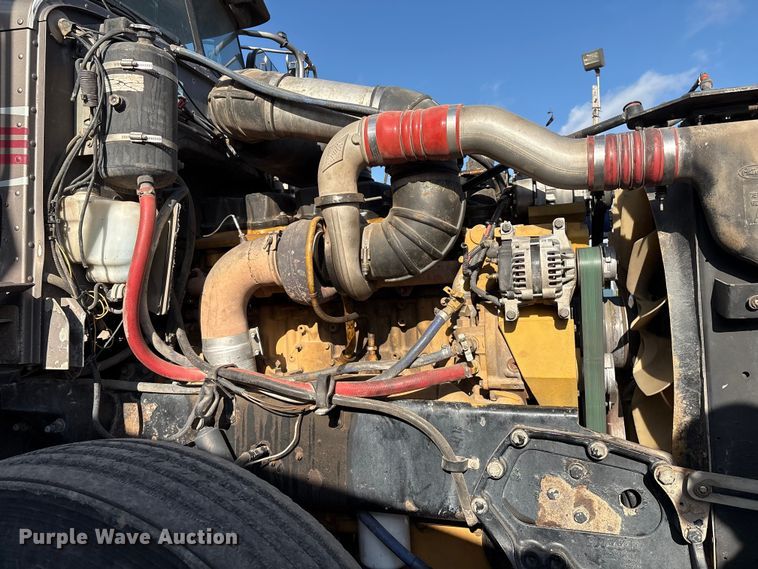 image for item EM0508 2007 Peterbilt 386 semi truck