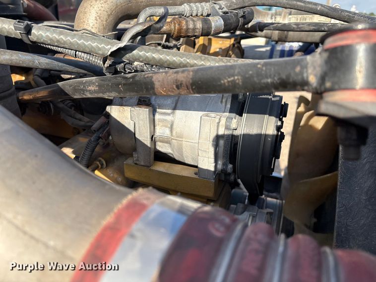 image for item EM0508 2007 Peterbilt 386 semi truck