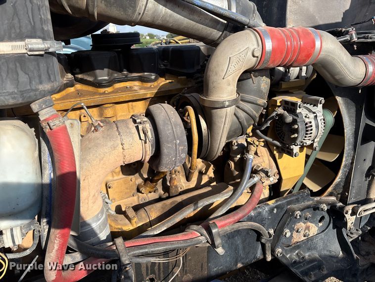 image for item EM0508 2007 Peterbilt 386 semi truck