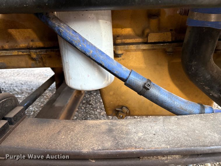 image for item EM0508 2007 Peterbilt 386 semi truck