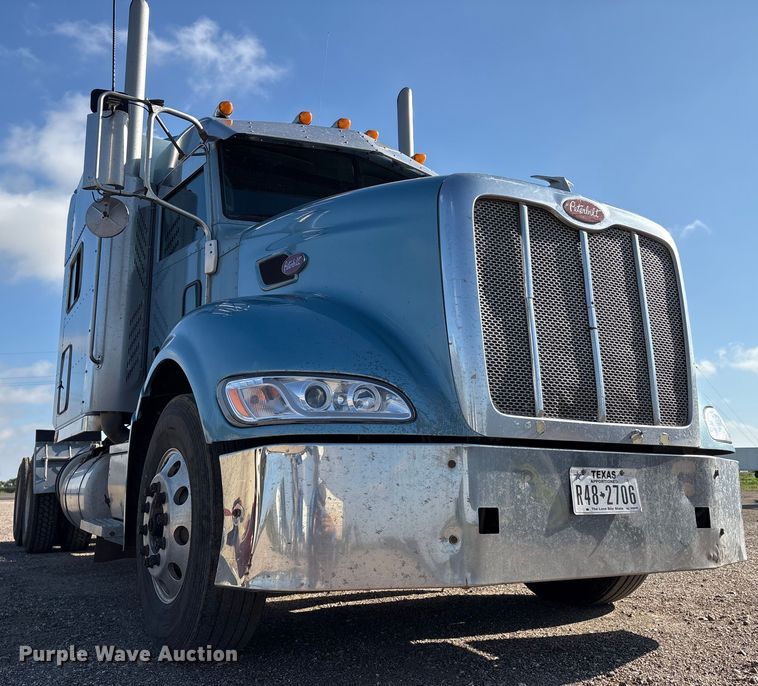 image for item EM0509 2007 Peterbilt 386 semi truck