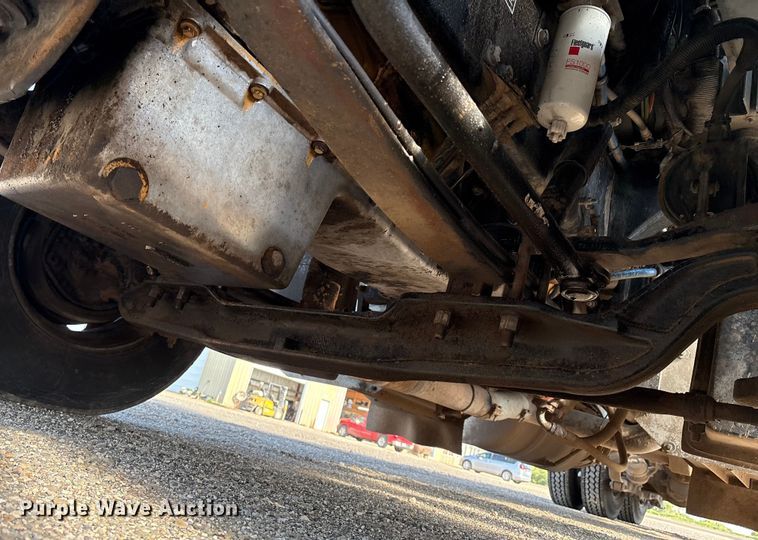 image for item EM0509 2007 Peterbilt 386 semi truck