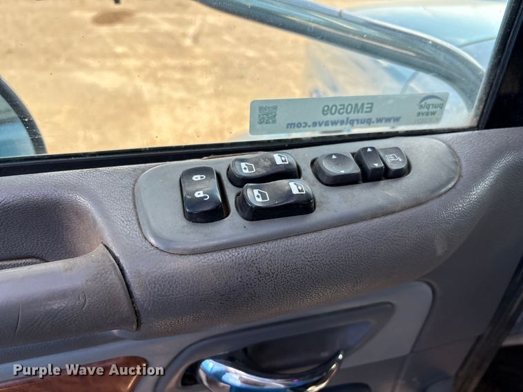 image for item EM0509 2007 Peterbilt 386 semi truck