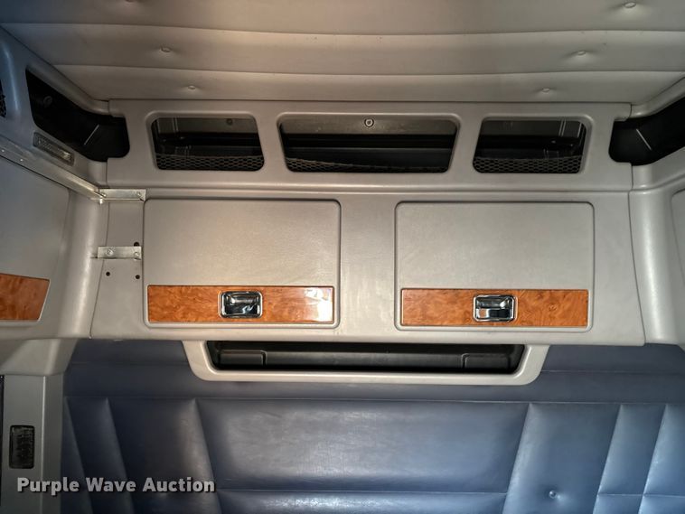 image for item EM0509 2007 Peterbilt 386 semi truck