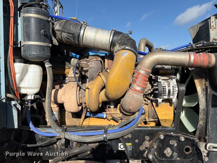 image for item EM0509 2007 Peterbilt 386 semi truck