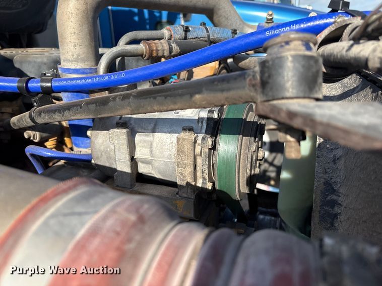 image for item EM0509 2007 Peterbilt 386 semi truck