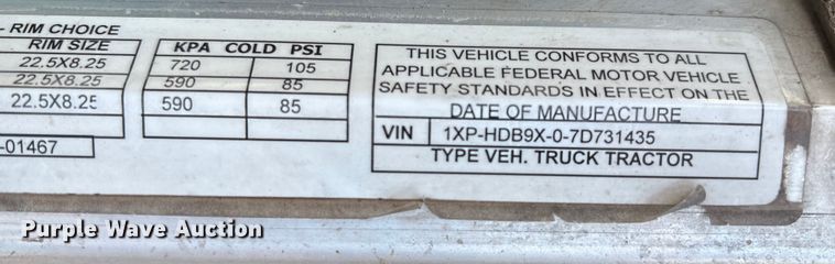 image for item EM0509 2007 Peterbilt 386 semi truck