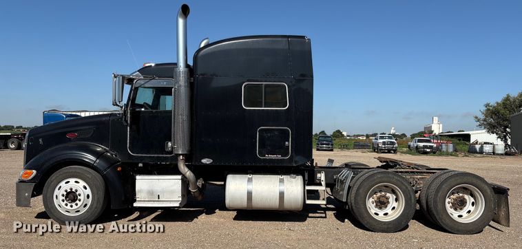 image for item EM0510 2008 Peterbilt 386 semi truck
