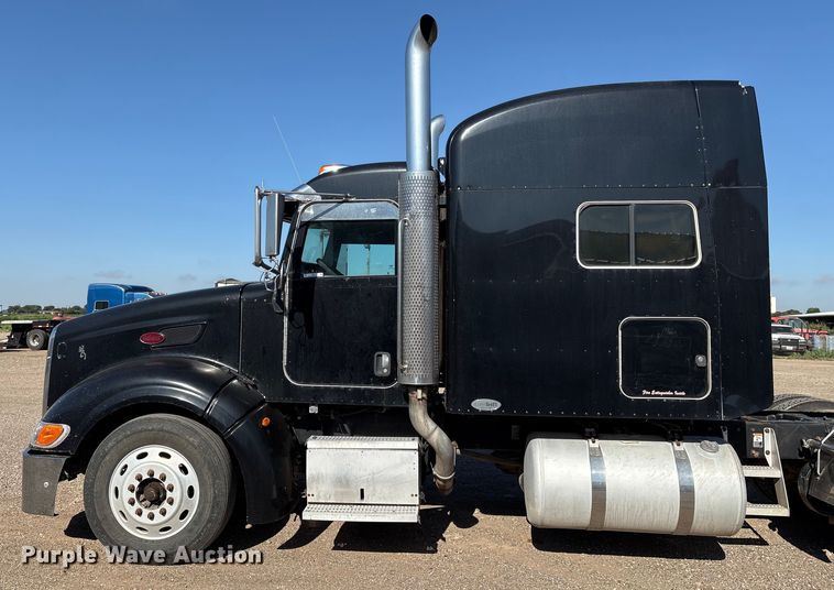 image for item EM0510 2008 Peterbilt 386 semi truck