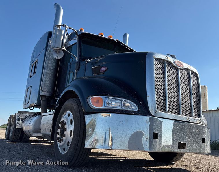 image for item EM0510 2008 Peterbilt 386 semi truck