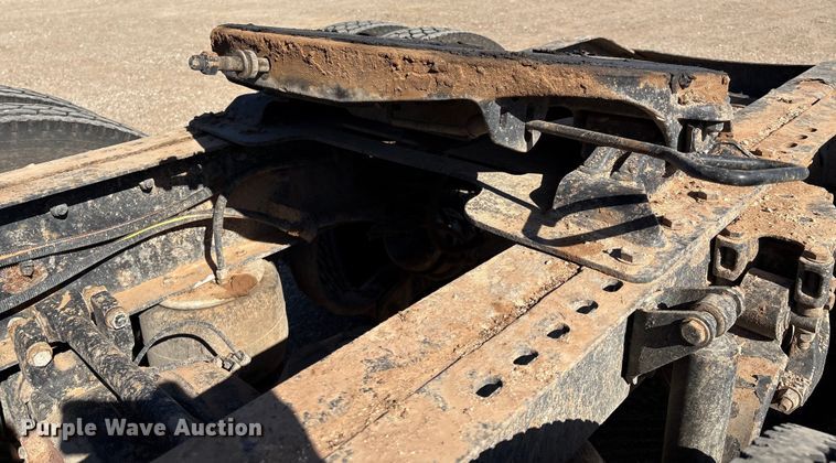 image for item EM0510 2008 Peterbilt 386 semi truck